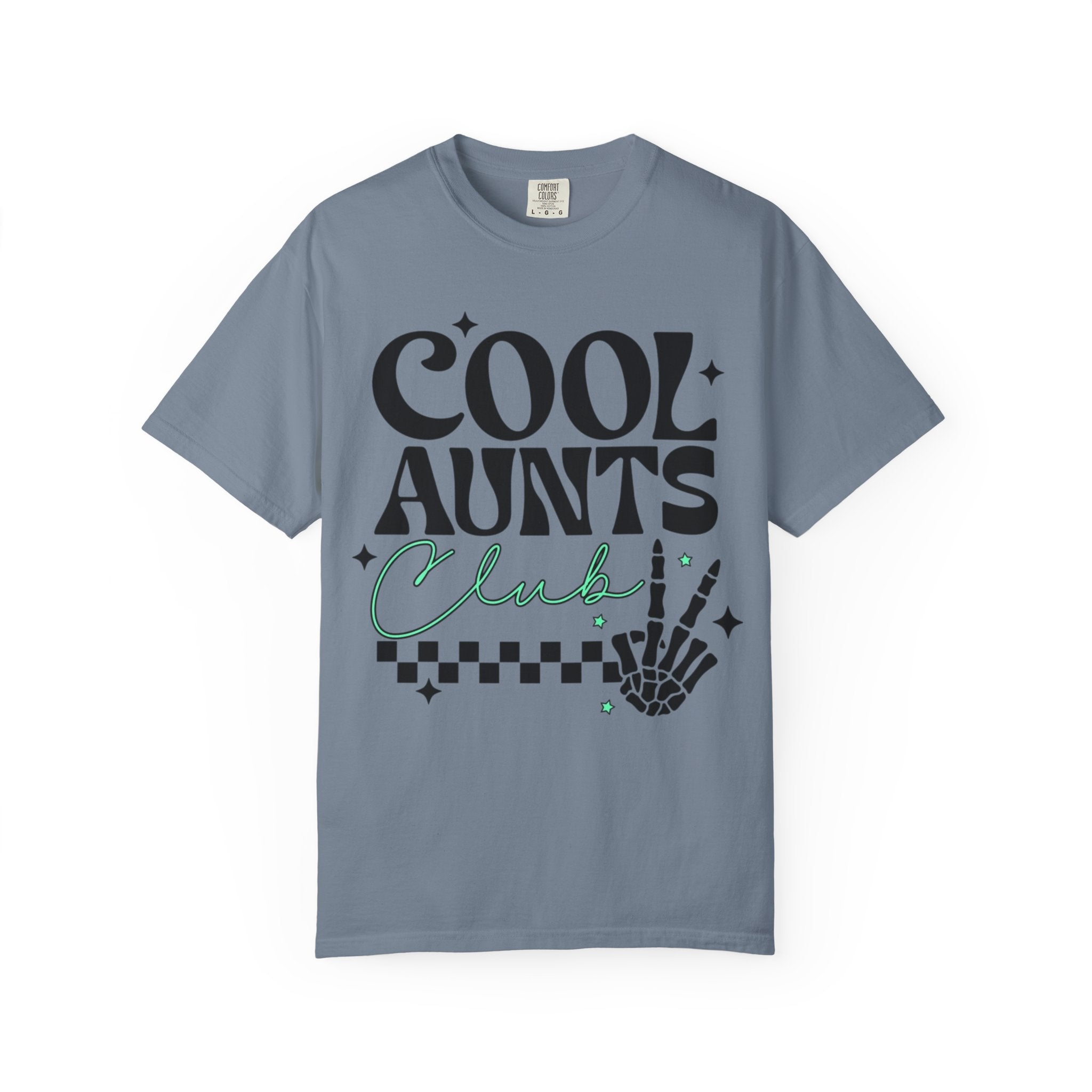 Cool Aunts Club T‑Shirt — Retro Script & Skeleton Hand Design
