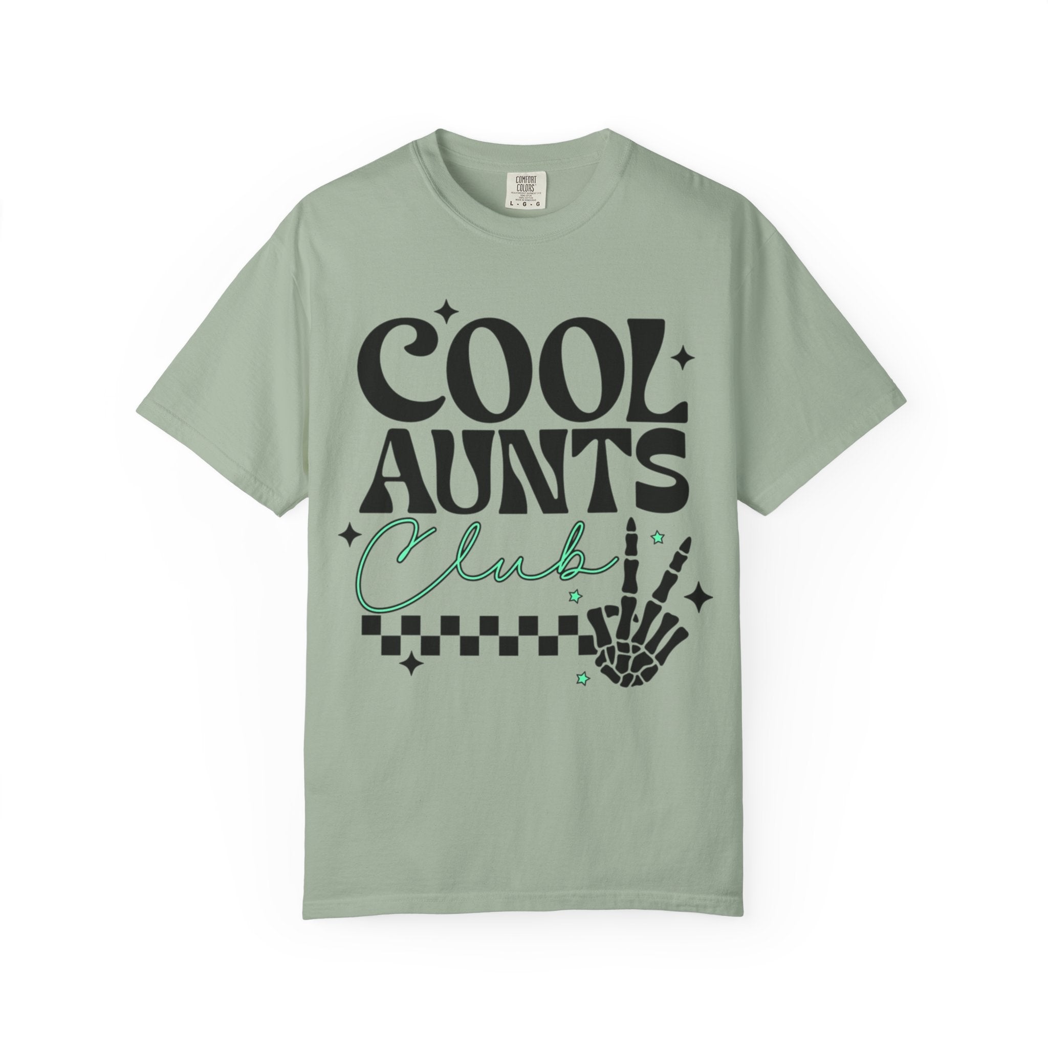 Cool Aunts Club T‑Shirt — Retro Script & Skeleton Hand Design