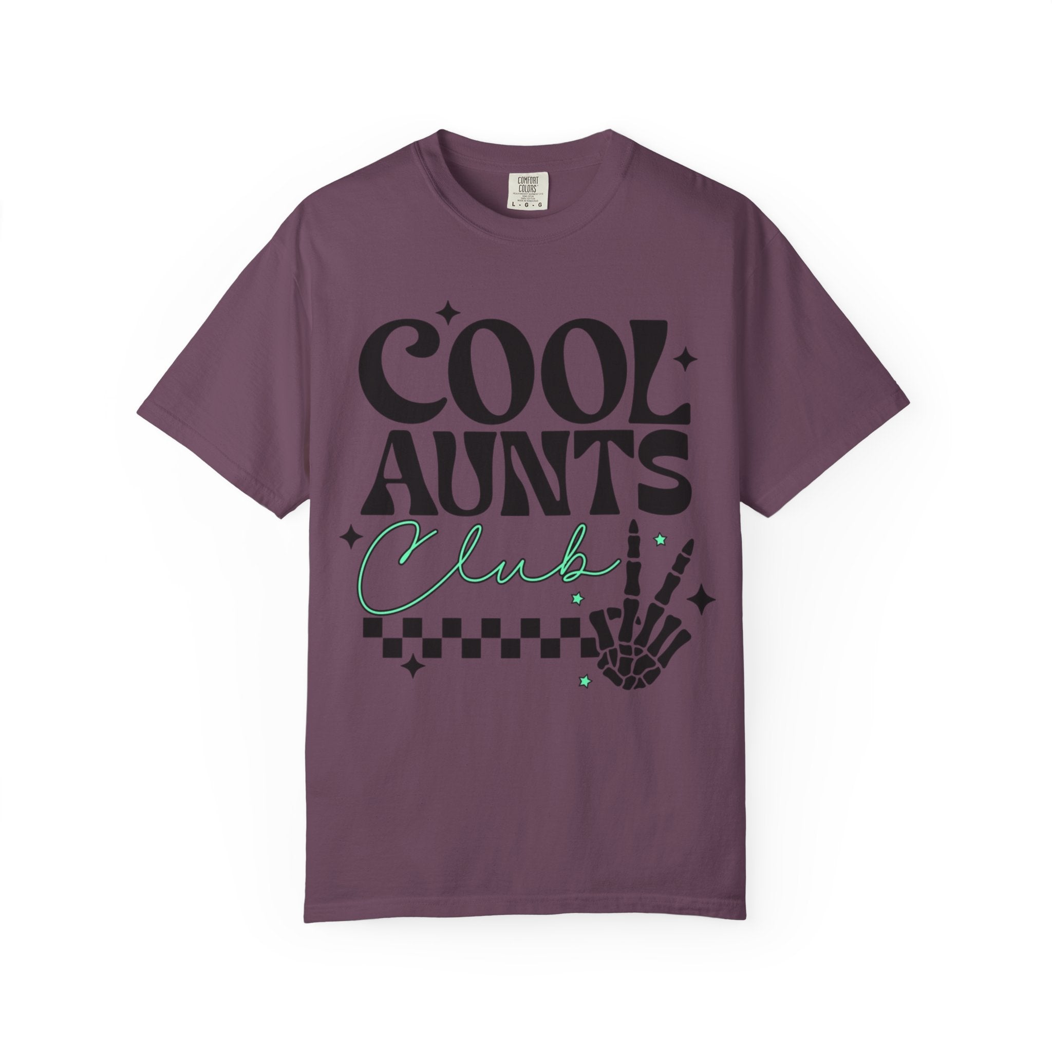 Cool Aunts Club T‑Shirt — Retro Script & Skeleton Hand Design