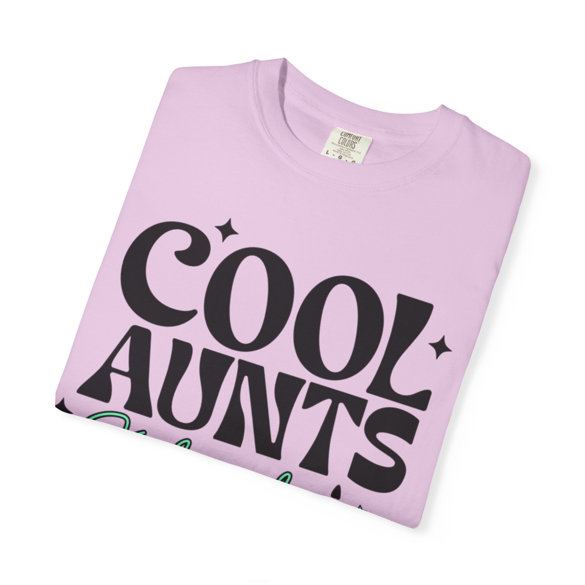 Cool Aunts Club T‑Shirt — Retro Script & Skeleton Hand Design