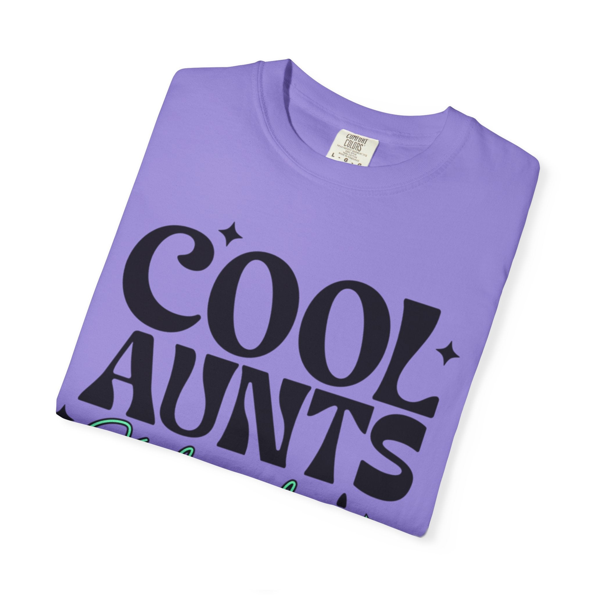 Cool Aunts Club T‑Shirt — Retro Script & Skeleton Hand Design